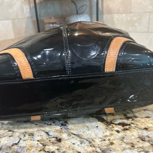 Coach Peyton Embossed Black Patent Leather Medium Tote F22322 - Picture 7 of 9